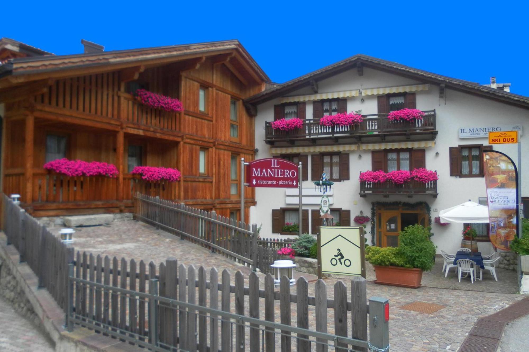 Hotel Il Maniero Ossana Exterior photo